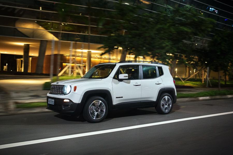  Jeep Renegade Longitude 2015 года  (BR) (фото 11 из 29)